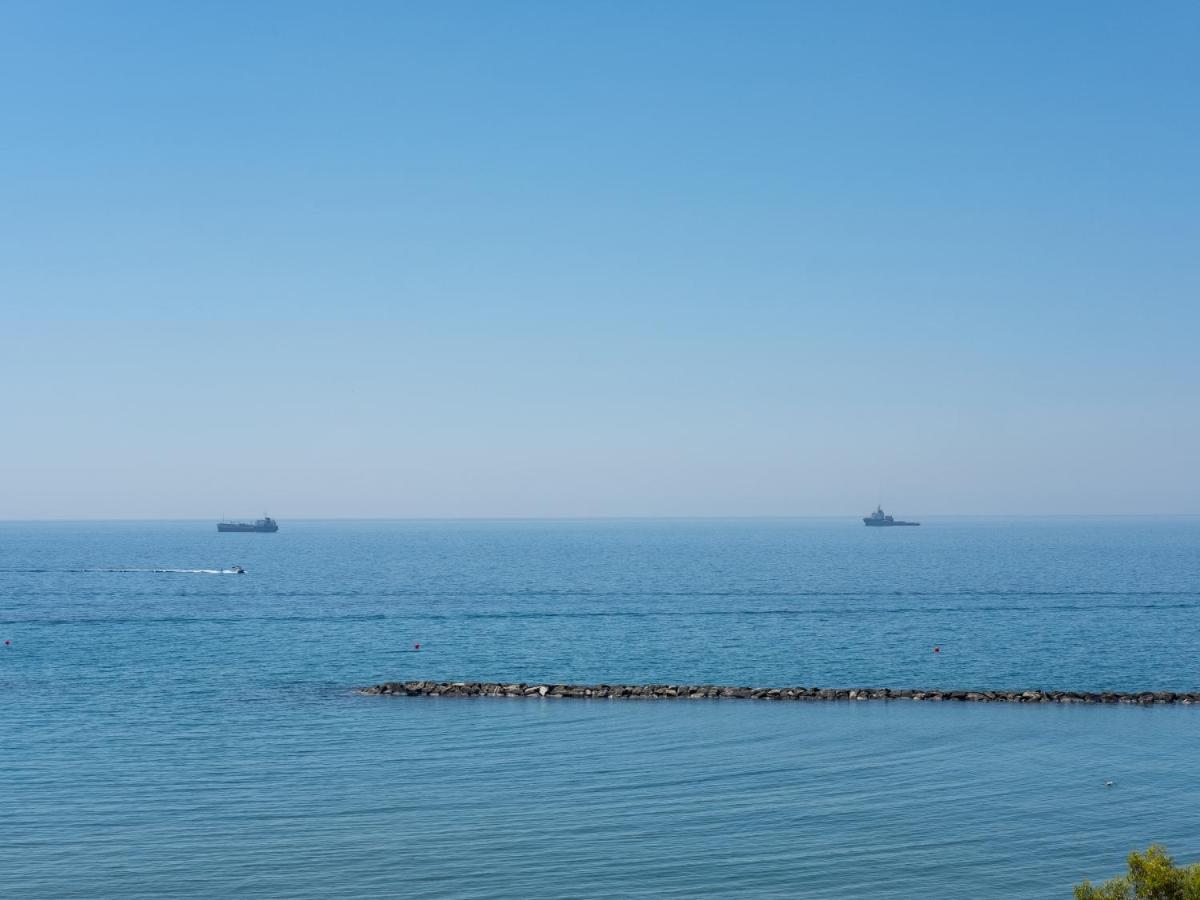 Sanders Kanika Sea Forum - Adorable 2-Bedroom Apartment With Sea View Λεμεσός Εξωτερικό φωτογραφία